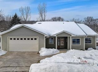 356 3rd St S, Bayport, MN 55003