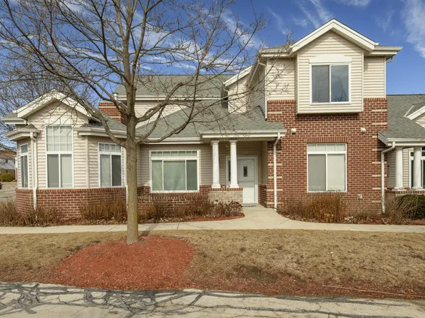 3512 South Toldt CIRCLE, Milwaukee, WI 53221