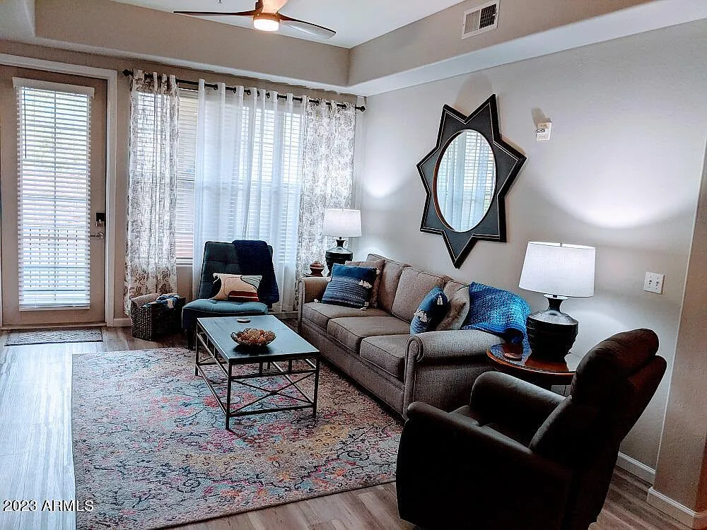 2 bed, 2.0 bath, 1289 sqft, $2,000 — Photo 3