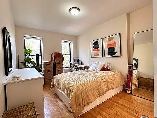 3rd image of 70 W 106th St APT 3A