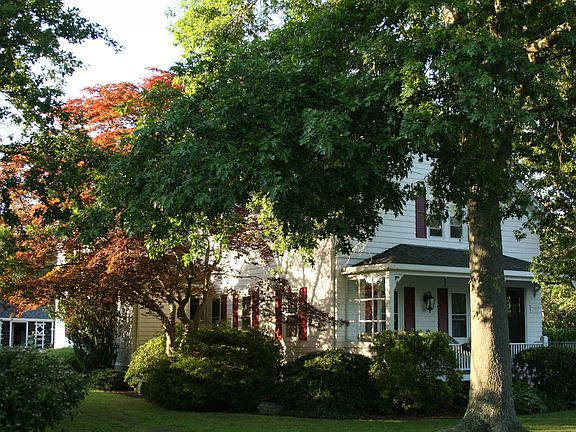 Traditional colonial 