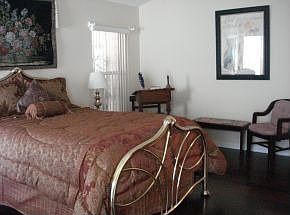 5th image of 3137 Glenwood Pl