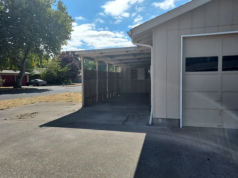 2145 Primrose St — Photo 19