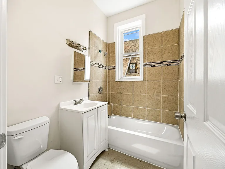 1621 S Lawndale Ave #2-1 — Photo 4