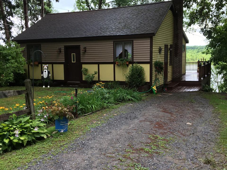 1st image of 22 Dyer Cir