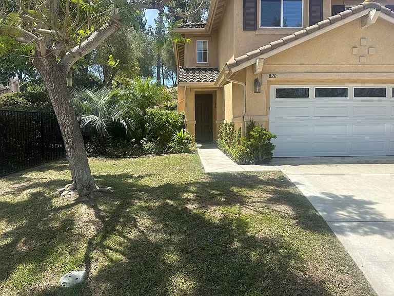 820 Silver Dr — Photo 32