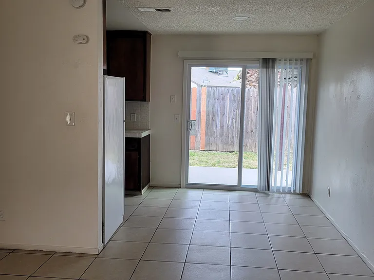 122 Quandt Pl #B — Photo 1