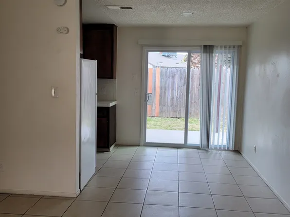 122 Quandt Pl #B, Lemoore, CA 93245
