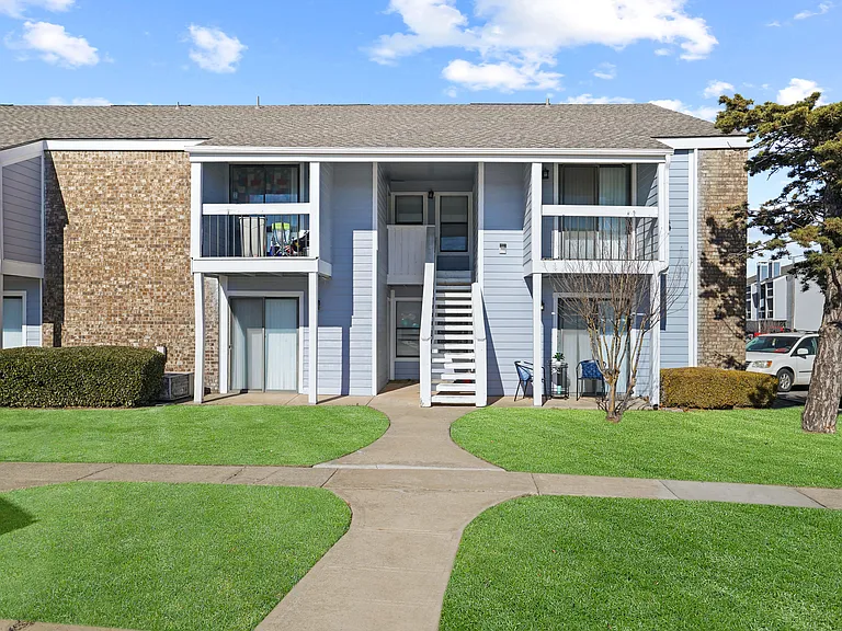 Diamond Creek Apartments — Photo 20