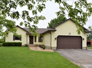 4464 E 2709th Rd, Sandwich, IL 60548