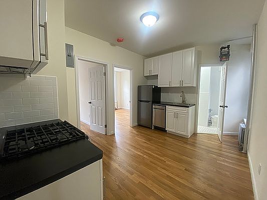 1st image of 264 6th Ave #12