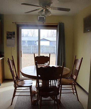 5th image of 518 3rd Ave NW