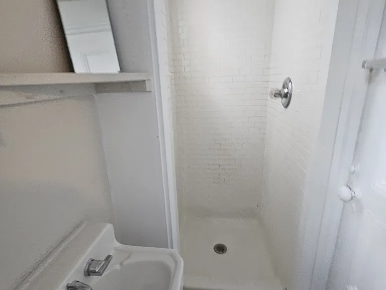 512 Whitney Ave #1BB — Photo 6