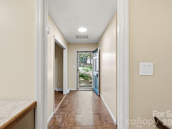 2nd image of 609 Old Farm Rd
