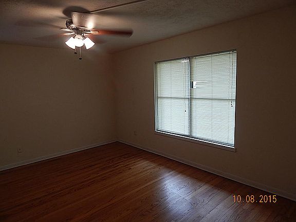 5th image of 2406 Mimosa Dr APT 5
