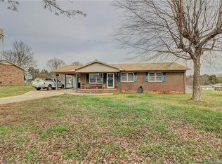 1073 Hendrick Lake Rd, Shelby, NC 28150