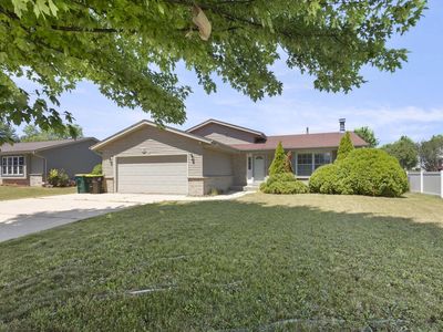 850 E Drexel AVENUE, Oak Creek, WI, 53154