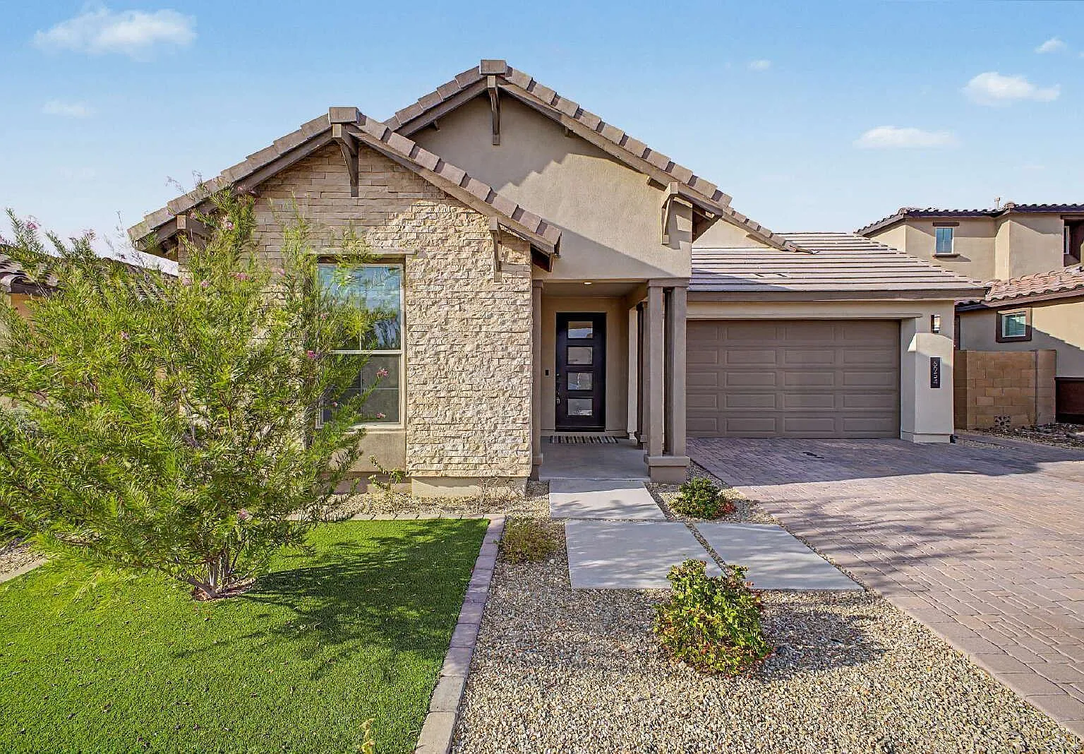 4 bed, 3.0 bath, 2357 sqft, $3,200 — Photo 1
