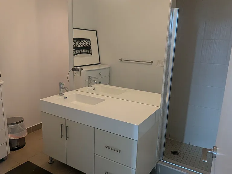 35 Brian Peck Cres #Penthouse 18 — Photo 3