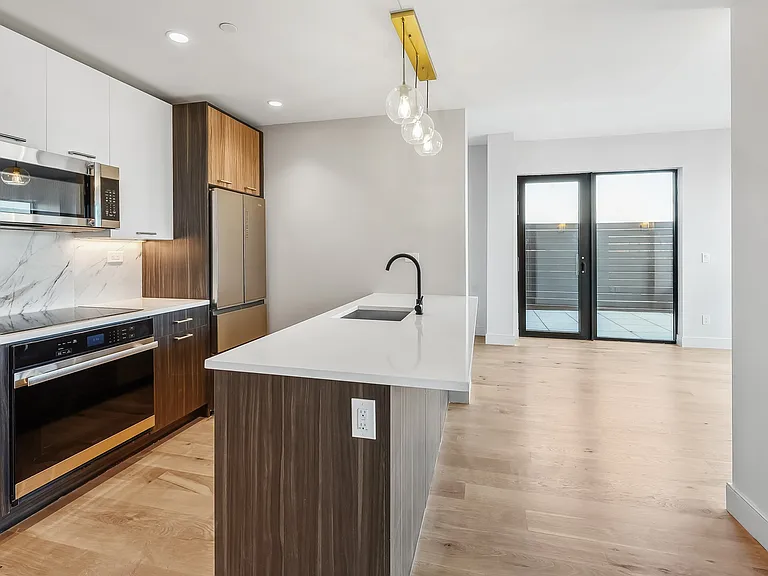 1890 Pelham Pkwy S #9C — Photo 5