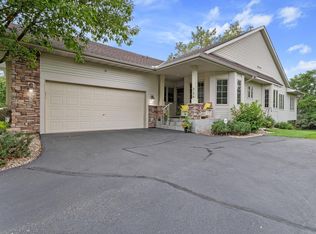 339 Summer Pl E, Maplewood, MN 55117