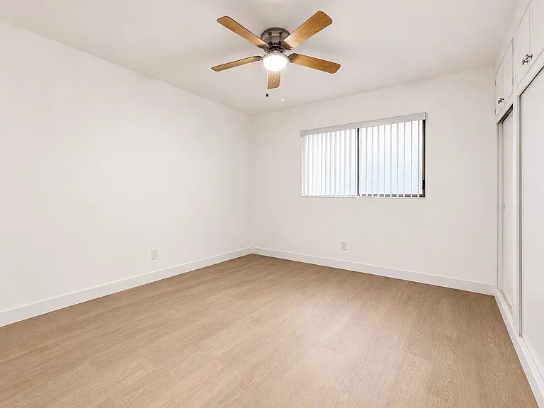 1315 N Columbus Ave. — Photo 13