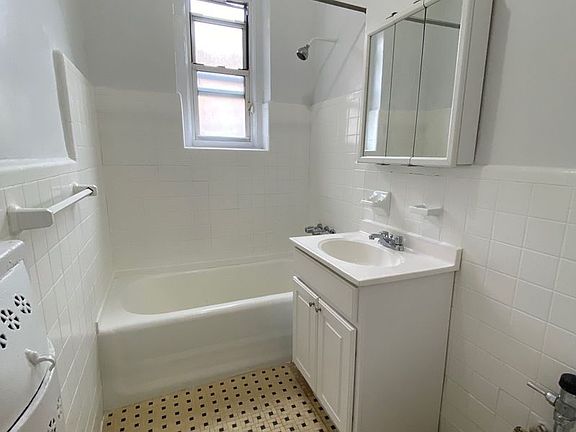 3rd image of 41-29 46th St #6J