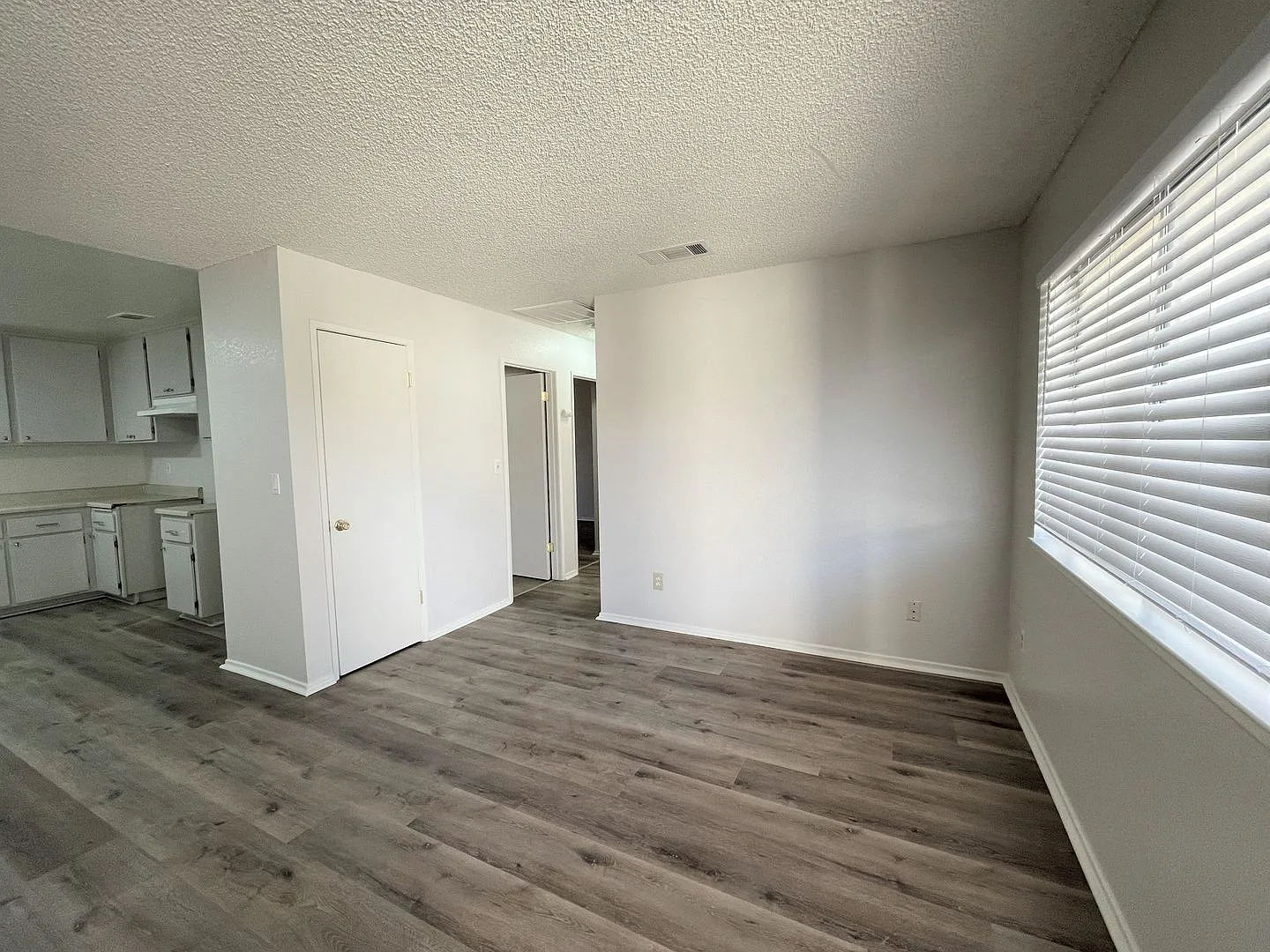 8712 California City Blvd. #1-6 — Photo 2