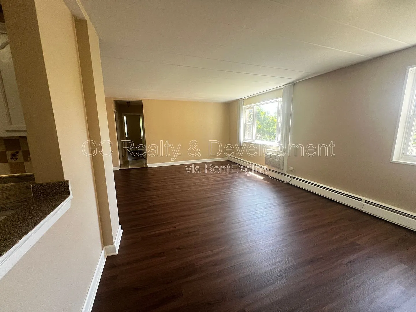 2 bed, 1.0 bath, 800 sqft, $1,650 — Photo 3