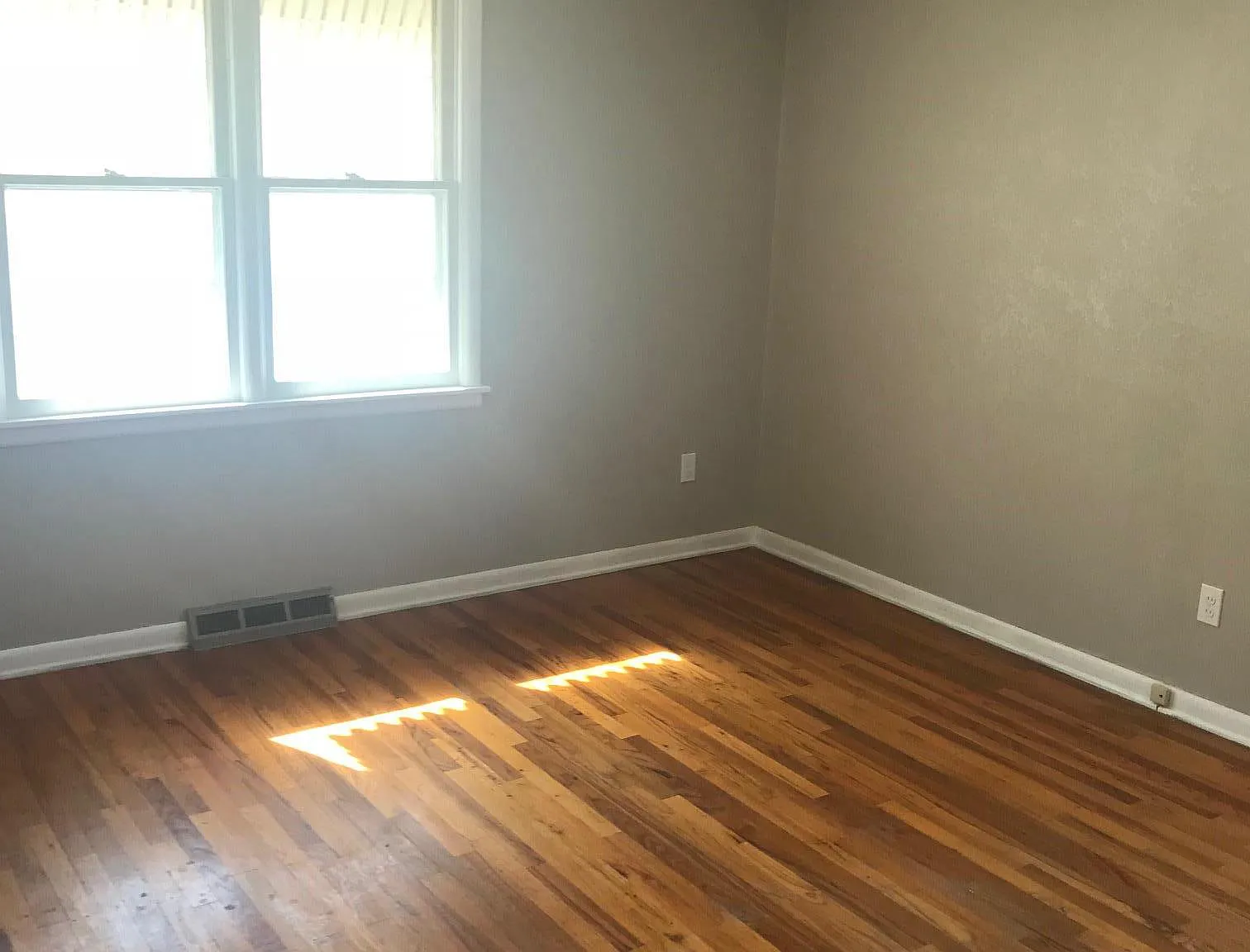 831 N Porter Ave — Photo 4