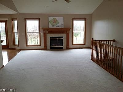 2nd image of 121 Canterbury Ct