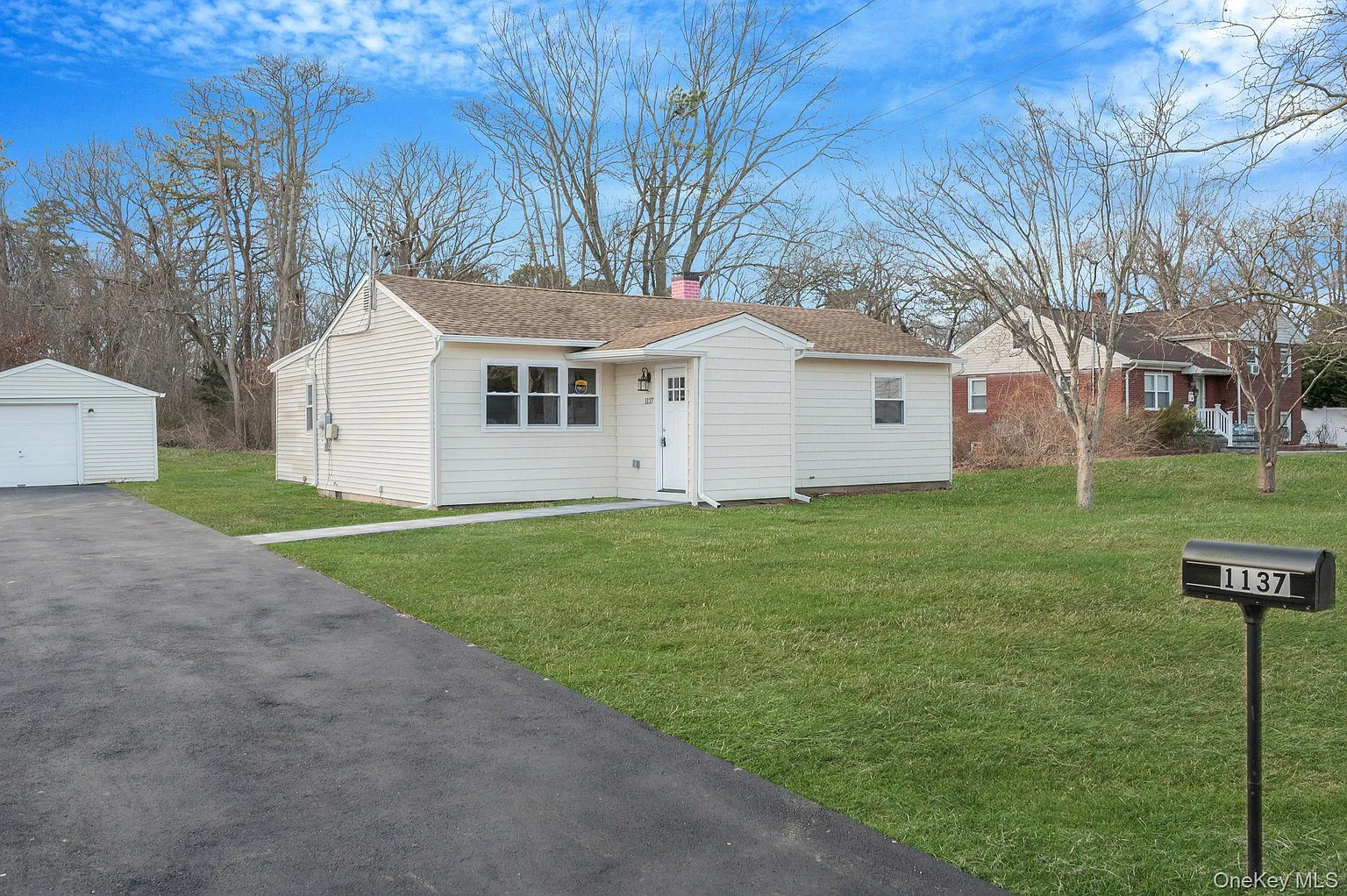 1137 Nugent Avenue photo 1