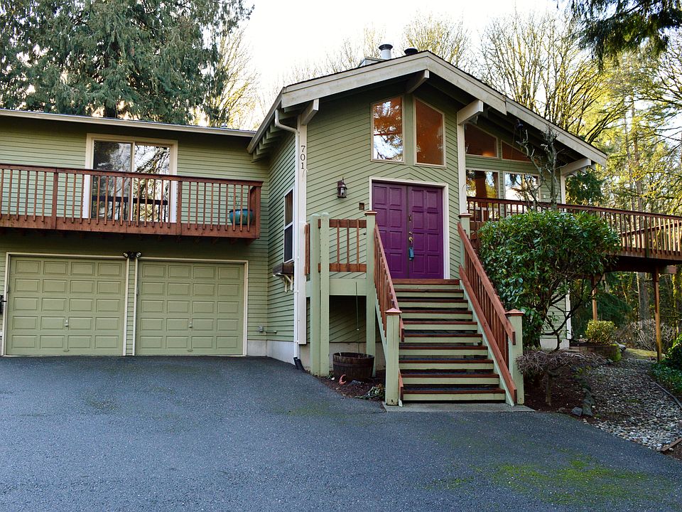 1st image of 701 NE Woods Ct