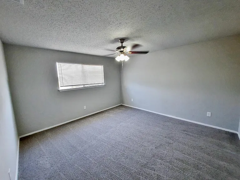 2646 Winslow Dr — Photo 9