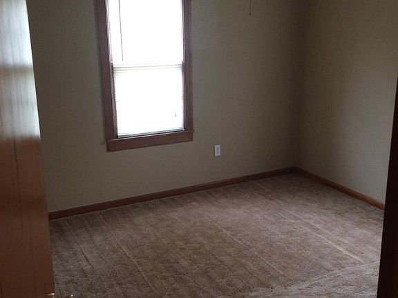 3rd image of 717 Caruthers Ave