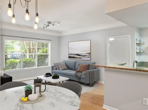 2700 Pine Tree Rd NE Unit 2114, Atlanta, GA 30324