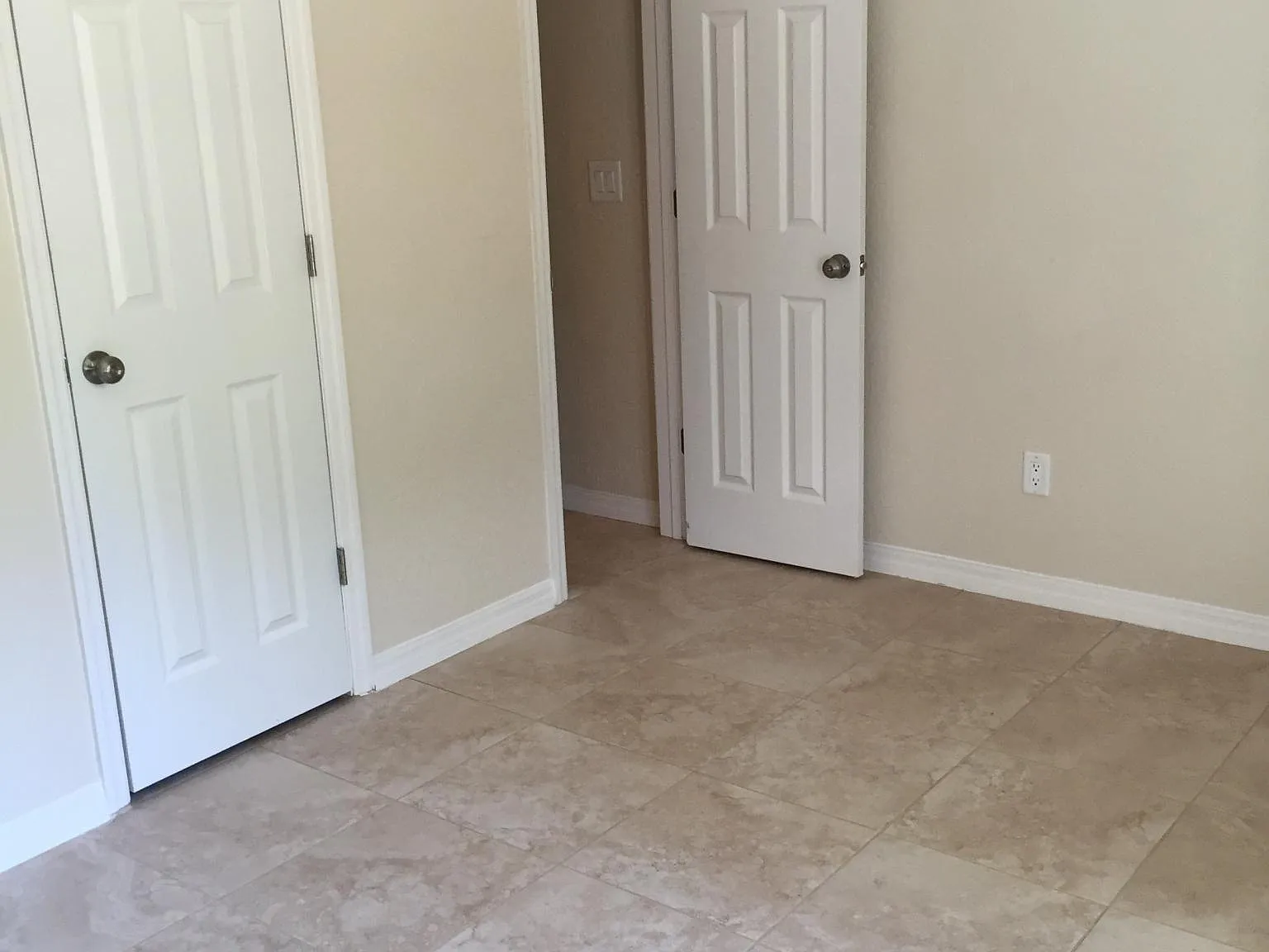 2 bed, 1.5 bath, 897 sqft, $1,700 — Photo 2