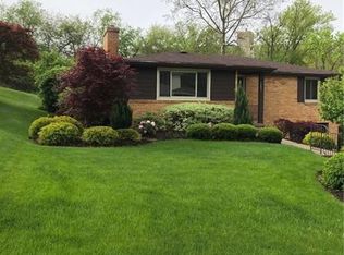 1201 Meadowlark Dr, Pittsburgh, PA 15243