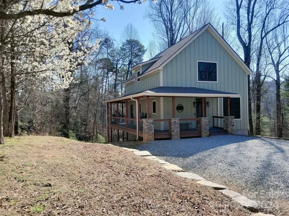65 Bell Ct, Saluda, NC 28773