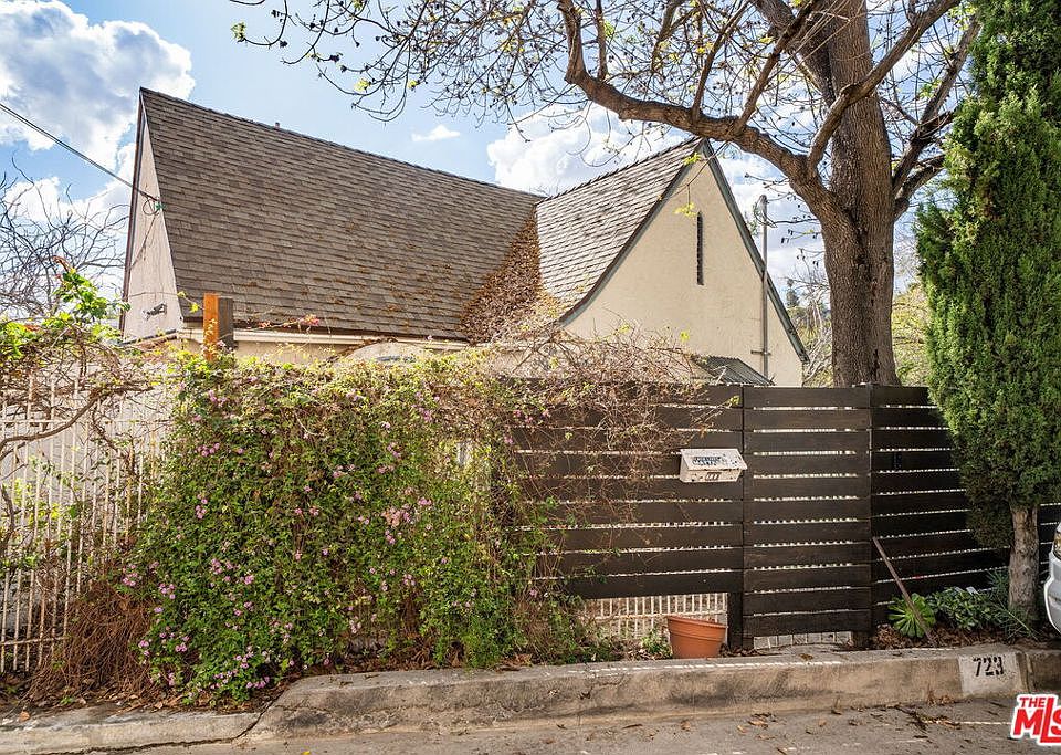 1st image of 723 Sunnyhill Drive