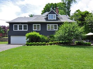 535 Wynnewood Rd, Pelham, NY 10803