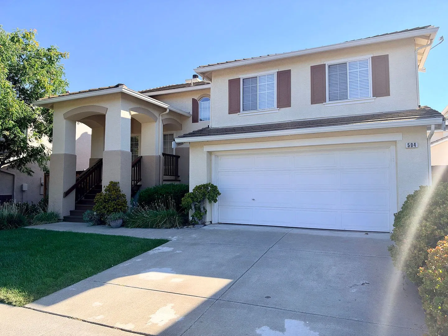 Spacious 4BR Martinez Home with Vaulted Great Room, Deck, and Community Pool & Tennis | 504 Westa... — Photo 1