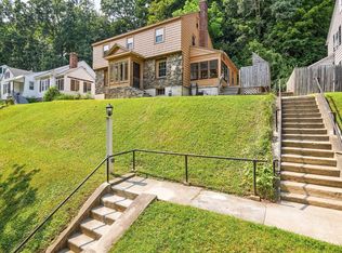 30 Saint Elmo Rd, Worcester, MA 01602