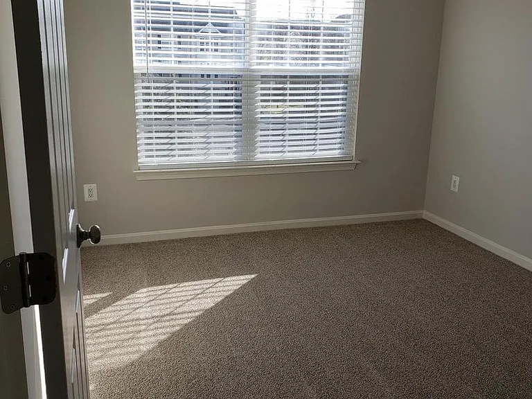 4804 Tothill Dr — Photo 10