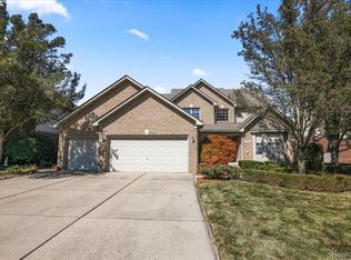 15085 Kara Ln, Sterling Heights, MI 48312