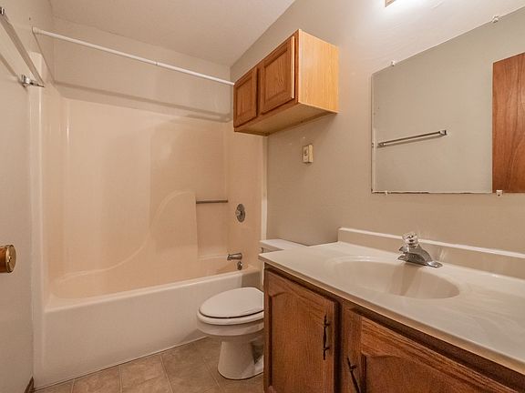 5th image of 1104 N Walnut St #4