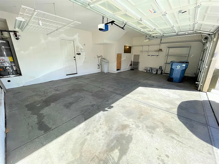 9222 Avon Park Ave — Photo 28