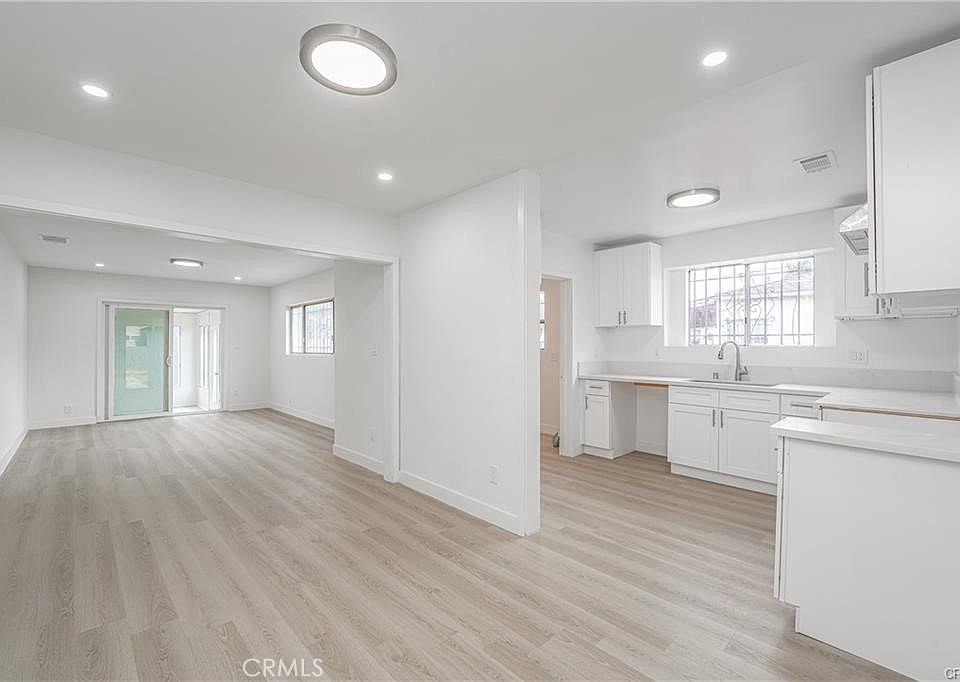1st image of 3509 W 118th St