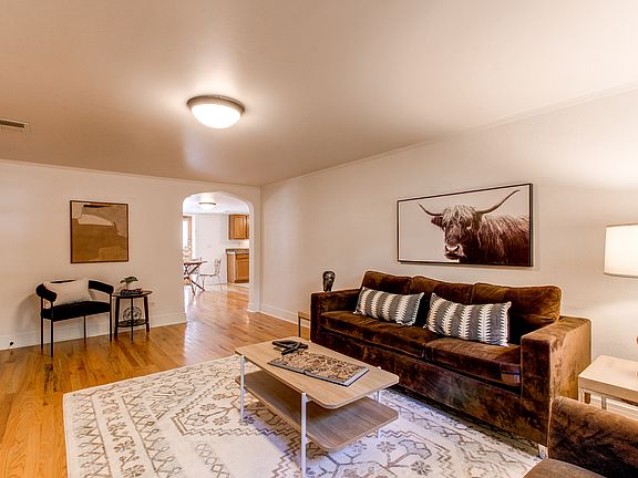 3rd image of 1342 Milwaukee St #7