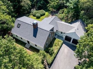 86 Plymouth St, Carver, MA 02330